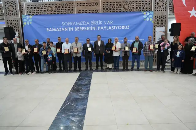 Başkan Tutdere, Emekliye Ayrılan Belediye Personeline Teşekkür Plaketi Verdi