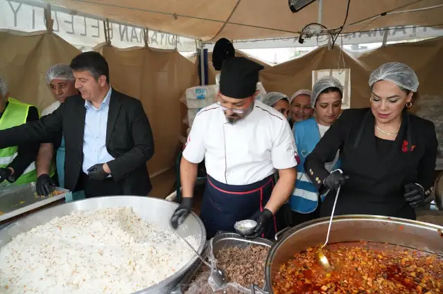 Adıyaman ve Tekirdağ Büyükşehir Belediyesi Kardeşlik Sofrası Kurdu