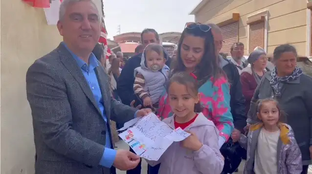Bergama’daki ön seçim oylamasında çocuklardan bile mesaj var