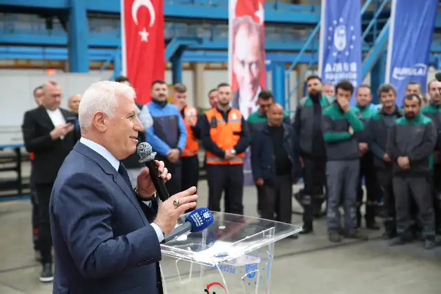 Başkan Bozbey'den bayramda çalışan ekiplere ziyaret