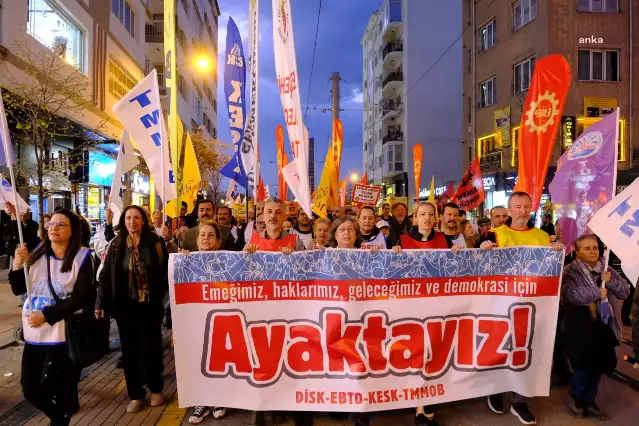 Eskişehir emek ve demokrasi güçleri "Emeğimiz, haklarımız, geleceğimiz ve demokrasi için ayaktayız" diyerek yürüdü
