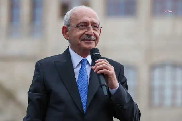 Kemal Kılıçdaroğlu Olağanüstü Kurultay kararı alan parti yönetimini tebrik etti