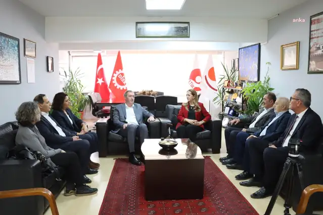 DEM Parti Eş Genel Başkanı Bakırhan'dan DİSK'e ziyaret