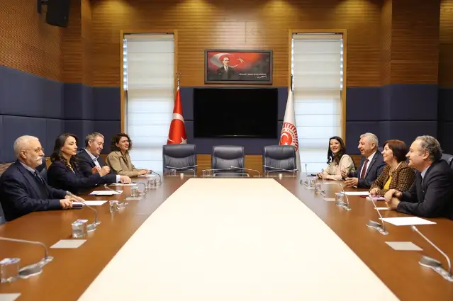DEM Parti heyeti Emek Partisi temsilcileri ile görüştü