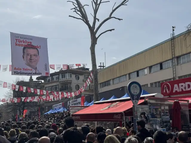 Savcılıktan Ekrem İmamoğlu pankart ve posterlerine yasak girişimi geldi, Özgür Çelik sert yanıt verdi:  #EkremMillettir