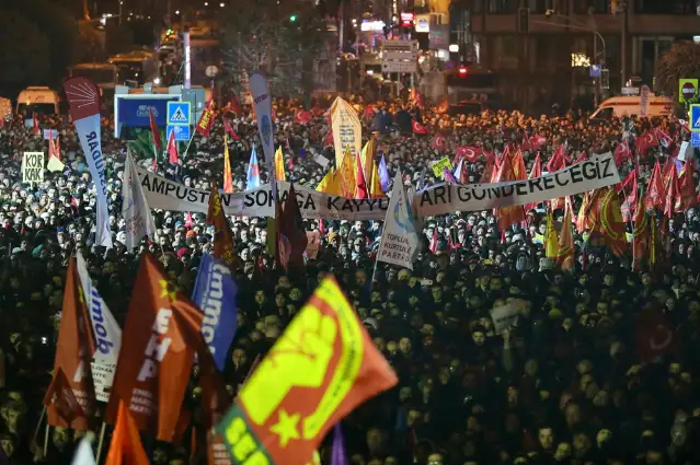 İmamoğlu’nun gözaltına alınması dünya basınında: Türkiye’de protestolar başladı