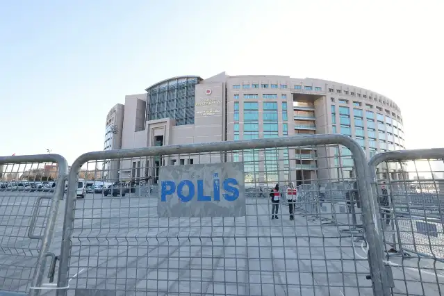 Rapçi BLOK3 ve yapımcısına menajer darpı iddiasıyla soruşturma açıldı