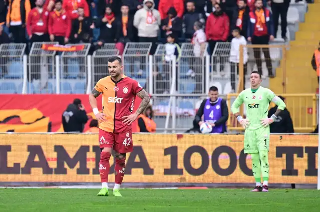 Galatasaray, deplasmanda Kasımpaşa ile 3-3 berabere kaldı