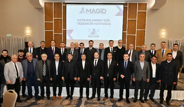 MAGİD iftarında Büyükşehir Belediye Başkanı Zeyrek ile AK Parti MKYK Üyesi Arınç arasında ‘İmamoğlu’ polemiği