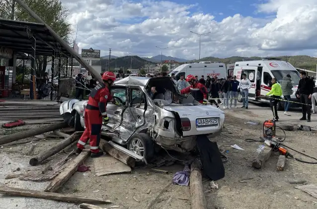 Bayram trafiği yine can alıyor: Muğla'da yaşanan kazada 4 kişi yaşamını yitirdi