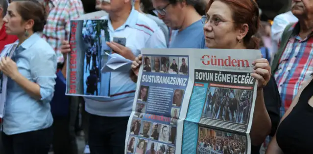 Özgür Gündem davasında 3 gazeteciye hapis