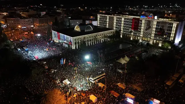 CHP, 2025 yılını meydanlarda ve adliye koridorlarında geçirdi