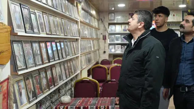 Başkan Tutdere, depremde hayatını kaybeden Adıyamanlıları anmak için İkizler Çay Evi’ni ziyaret etti