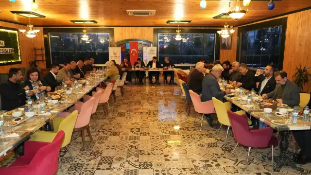 Başkan Abdurrahman Tutdere, belediye meclis üyeleriyle iftarda buluştu