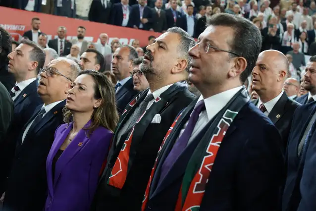 CHP’li Özalper: Halk iradesine yapılan darbe girişimine teslim olmayacağız