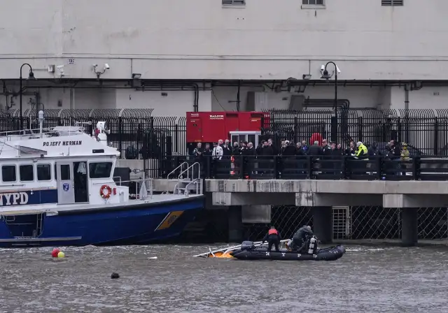 New York'taki Hudson Nehri'ne düşen helikopterde bulunan 6 kişi öldü