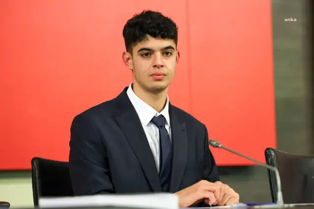 CHP'li Berkay Gezgin'den adaylık açıklaması: Eğitimim için ara verdim
