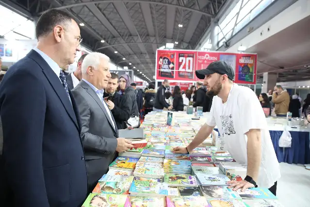 Bursa Kitap Fuarı kapılarını açtı
