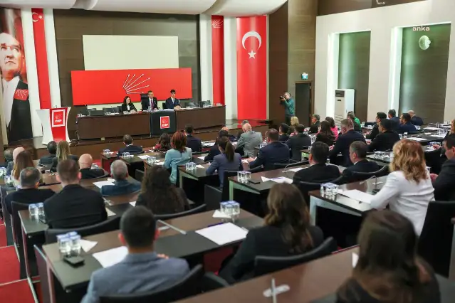 CHP'nin 6 Nisan Kurultayı'nda seçilen Parti Meclisi ilk toplantısına başladı, gözler yeni MYK'da