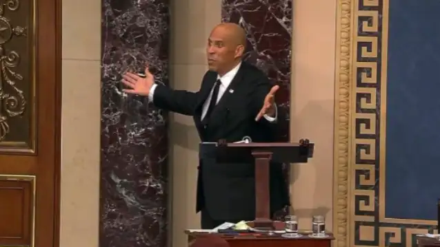 ABD'li Demokrat Senatör Booker, Trump'ın politikalarını protesto için 25 saat kürsüde konuşarak rekor kırdı
