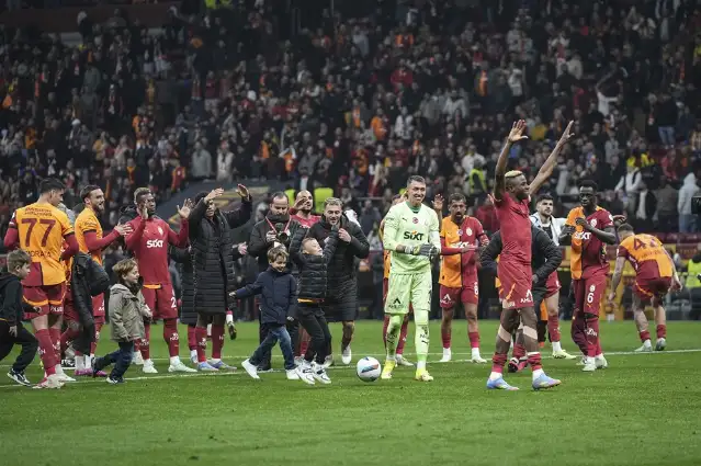 Lider Galatasaray, Bodrum FK'yi 2-0'la geçti
