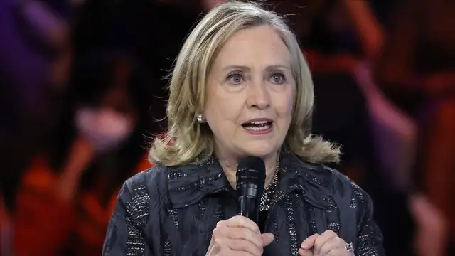 Eski ABD Dışişleri Bakanı Clinton'dan oy için vatandaşlık kanıtı şartı getiren tasarıya tepki