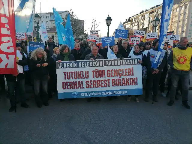 Eskişehir’de tutuklu öğrenciler için yürüyüş: Ülkenin geleceğini karartmayın, gençleri serbest bırakın!