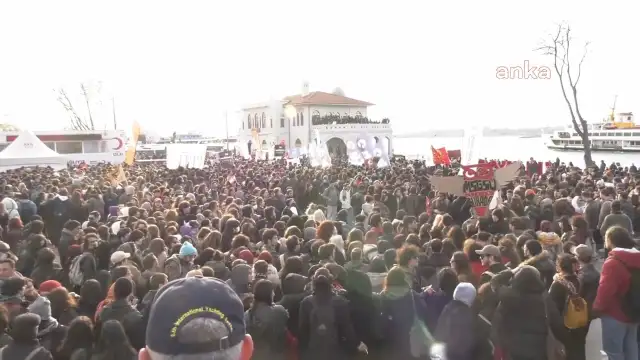 Öğrenciler Kadıköy'de buluştu, tutuklu arkadaşlarının serbest bırakılmalarını istedi