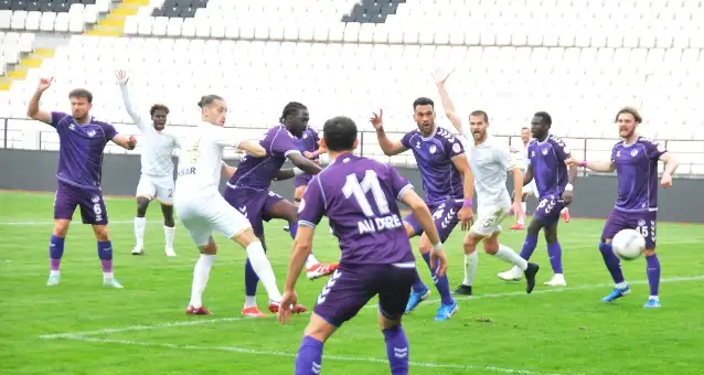 Manisa FK kendi evinde kendini ateşe attı: 1-2