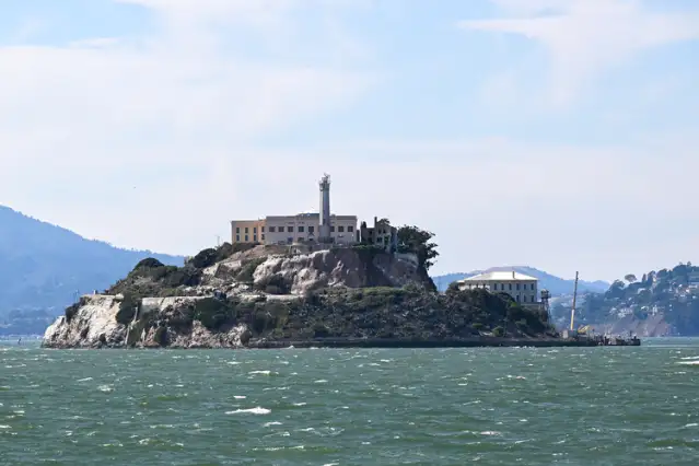 Trump'tan, Alcatraz hapishanesinin yeniden açılması talimatı