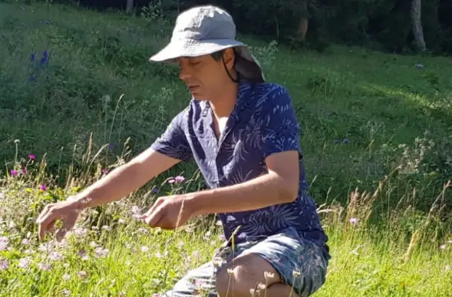 Doktor Orçun Törer Akdeniz'in şifalı bitkilerini The Farm'da anlatıyor