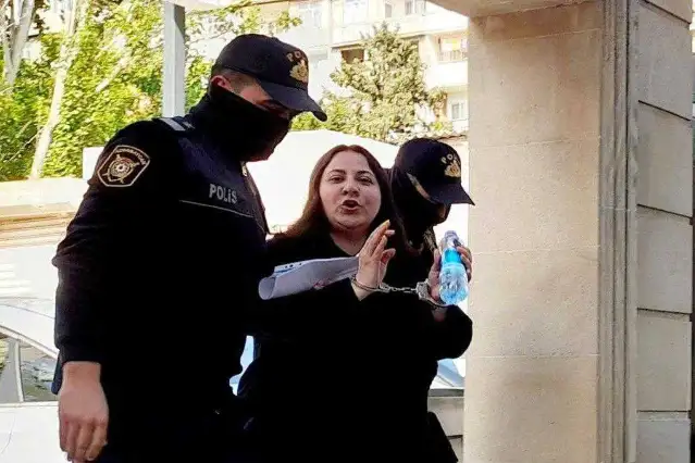 Azerbaycan’da bir gazeteci daha gözaltına alındı