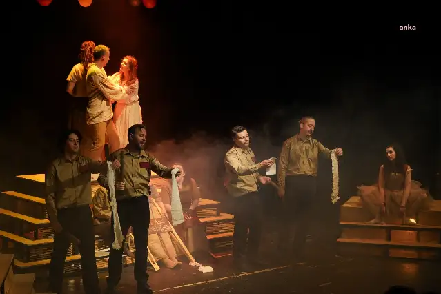 Bornova Belediyesi Şehir Tiyatrosu'nun  Kursiyer Oyunları Festivali başladı