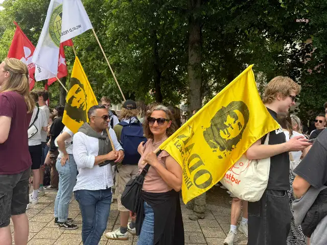 Almanya'da aşırı sağa karşı protesto