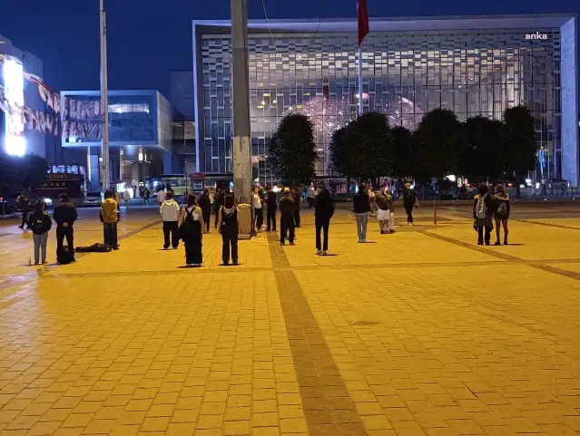 "Duran Adam" eylemi sırasında gözaltına alınan 19 genç, 8 Ekim'de hakim karşısına çıkacak