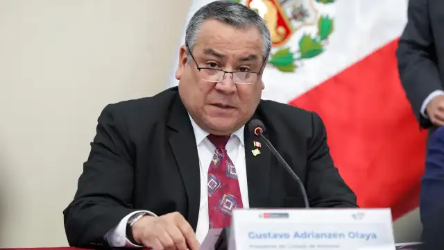 Peru Başbakanı Adrianzen, görevinden istifa etti