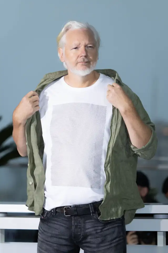 Cannes'da Julian Assange'ın İsrail protestosu