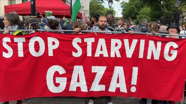 İngiltere'nin İsrail'e silah satışını, Londra'da binlerce kişi protesto etti