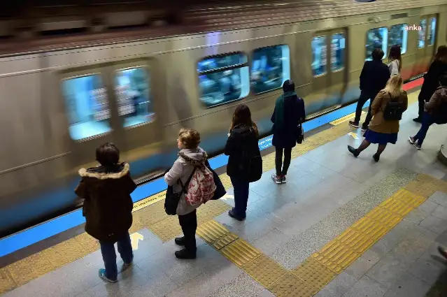Taksim ve Şişhane metro durakları kapatıldı