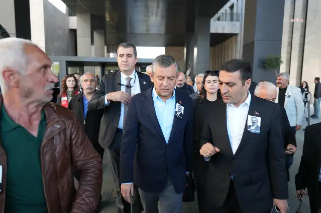 CHP Genel Başkanı Özgür Özel'e fiziksel saldırı: Saldırganın daha önce 2 çocuğunun hayatına son verdiği öğrenildi