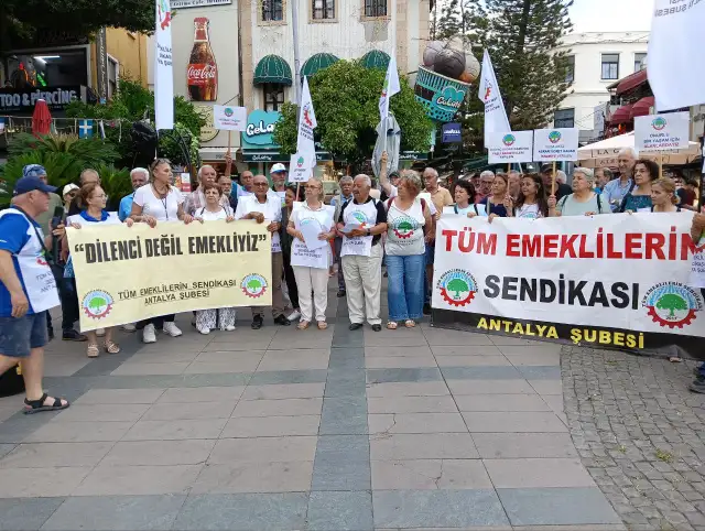 Tüm Emekliler Sendikası Antalya Şubesi: Bayram ikramiyesi ödeneği yılda dört defaya çıkarılsın
