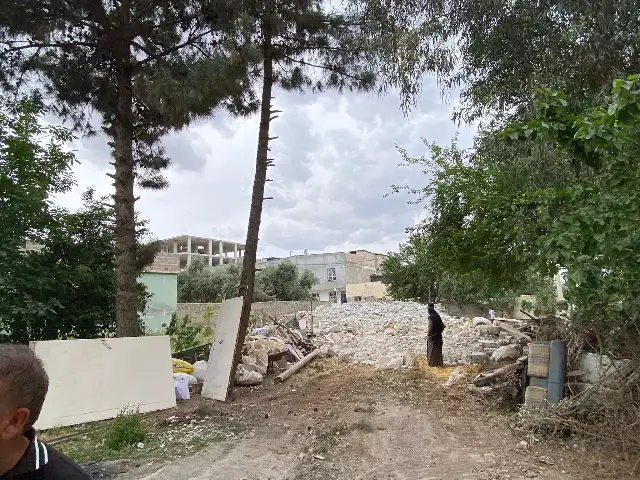 Şanlıurfa’da gecekondu yıkımında gerginlik: Önce yıkım ekibine izin vermediler, sonra kendileri yıktılar