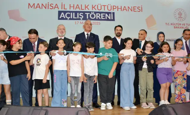 Manisa'da Ege Bölgesi'nin en modern kütüphanesi açıldı