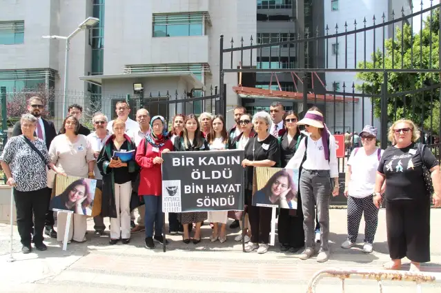 Mersin Barosu, Derya Emir'in katledilmesini protesto etti: Telaffuzu bile bize ağır gelen bir vahşetle karşı karşıyayız