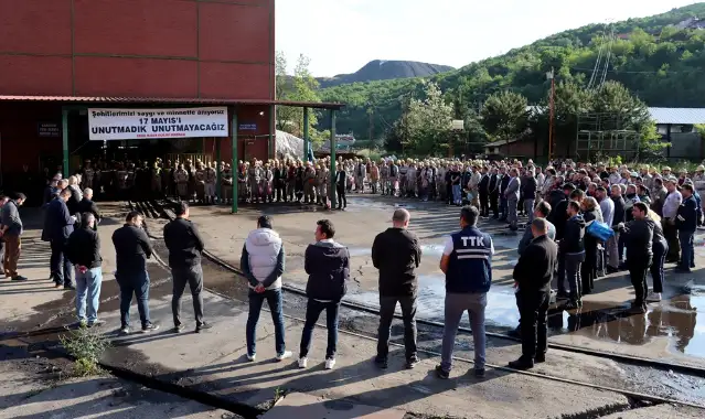 Zonguldak'taki grizu faciasının 15. yılında hayatını kaybeden madenciler anıldı