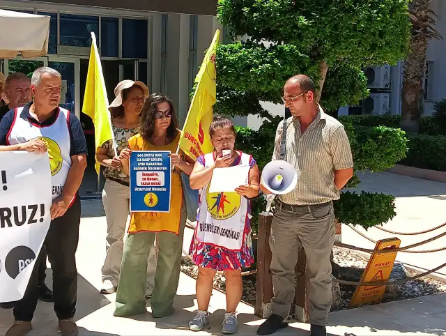 BES Antalya Şubesi'nden SGK önünde basın açıklaması: Gerçek bir toplu sözleşme ve kreş hakkı istiyoruz!