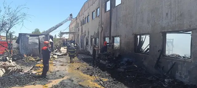 Adıyaman Belediyesi İtfaiye ekipleri OSB’de faciayı önledi