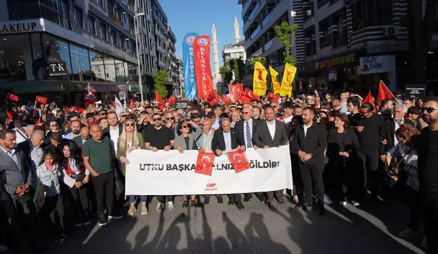 Avcılar, gözaltındaki başkanları için yürüdü