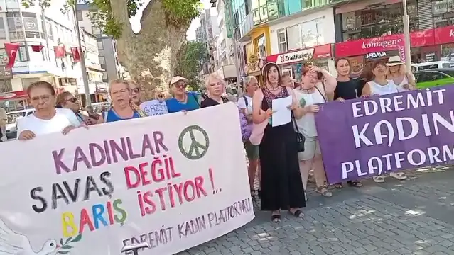 Edremit Kadın Platformu’ndan savaşa karşı basın açıklaması: Kadınlar savaş değil, barış istiyor