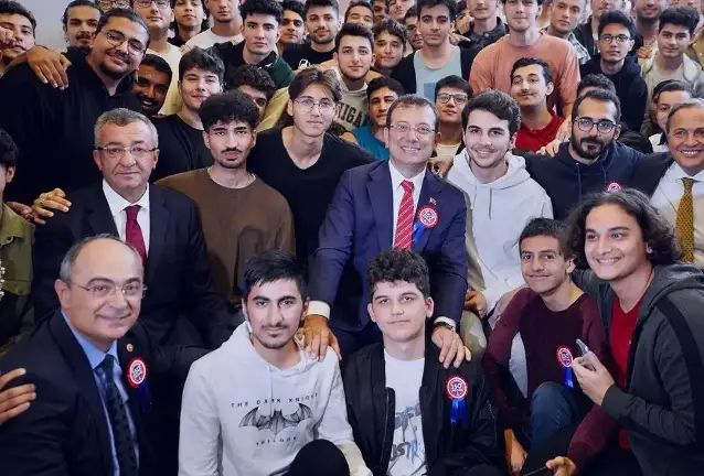 Ekrem İmamoğlu'ndan YKS'ye giren adayların ailelerine mektup